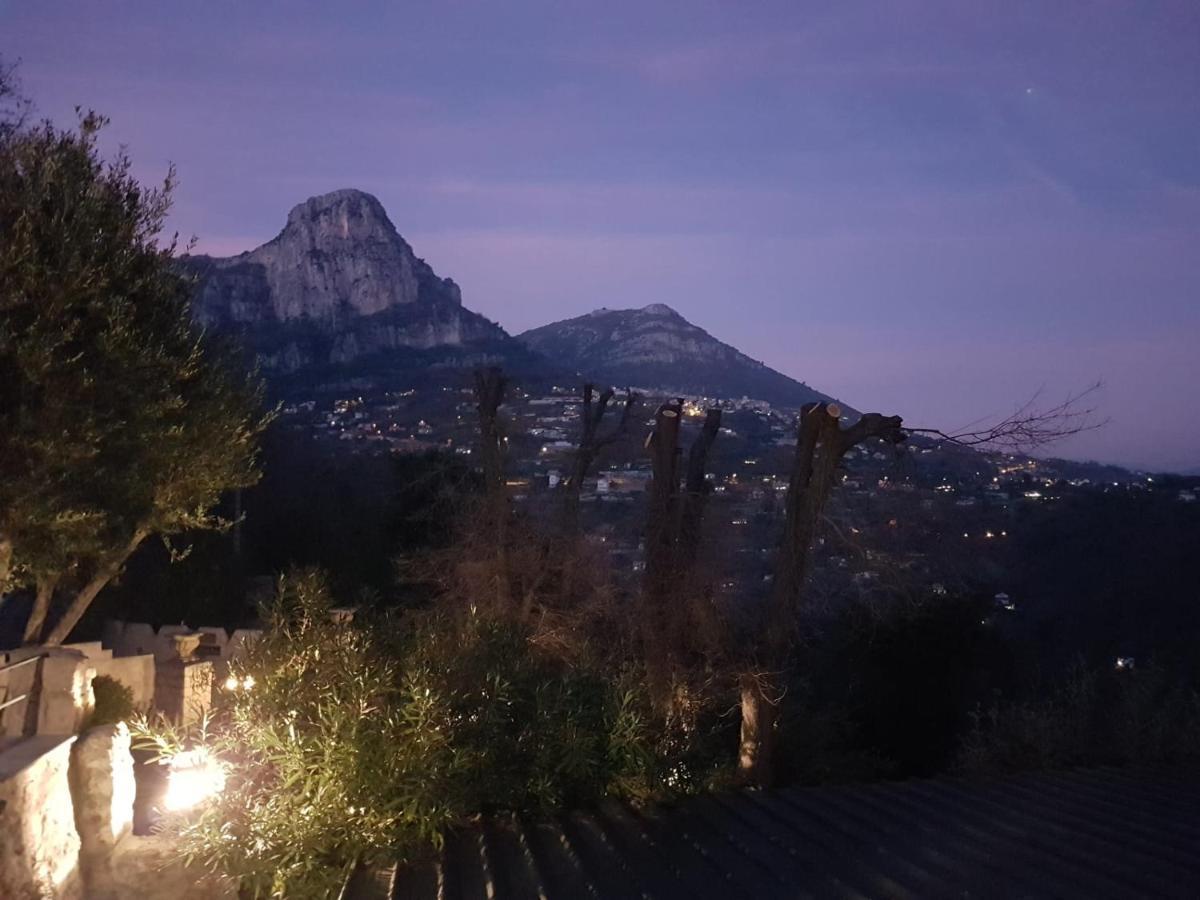 Au Pied Des Baous Bed & Breakfast Ванс Екстериор снимка