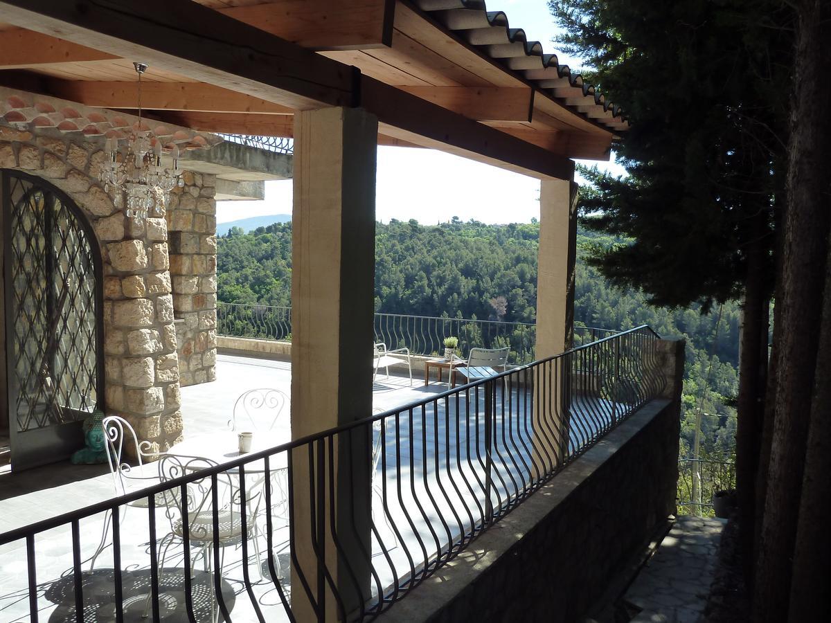 Au Pied Des Baous Bed & Breakfast Ванс Екстериор снимка